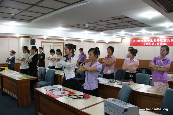 “学生”很配合.JPG