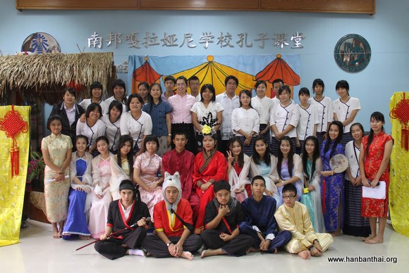 演员师生合影.JPG