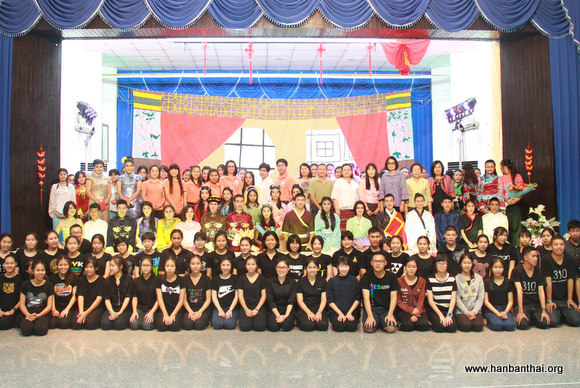 全部参演学生和老师合影.jpg