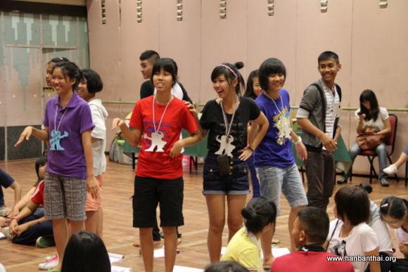 学生在玩中学.JPG