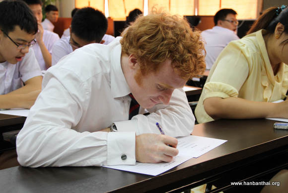 瑞士籍的英语老师参加比赛.jpg