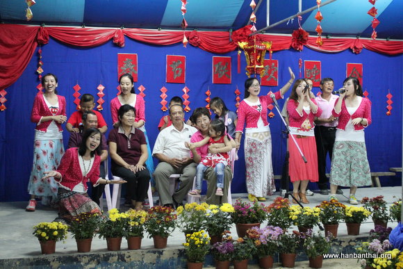 图片7：温情洋溢的《常回家看看》.JPG