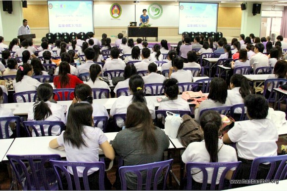 图2.温象羽院长激励中文系学生好好学习汉语-001.jpg