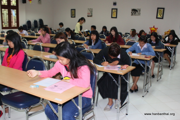 孔子学院HSK四级考试现场.JPG