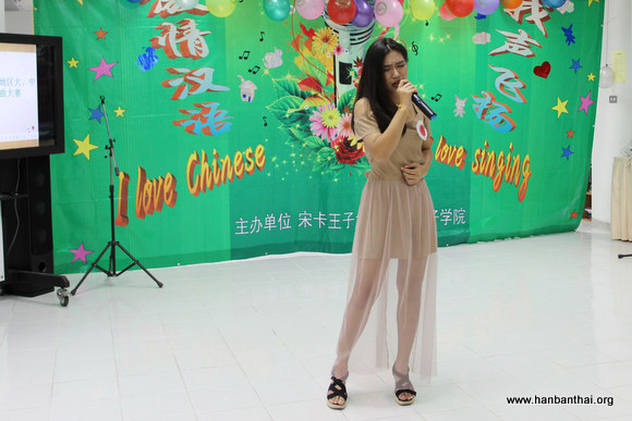 选手倾情演唱汉语歌曲.jpg