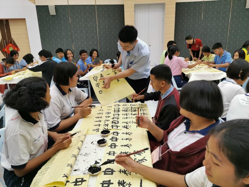 泰南百名中学生共庆2019孔子学院日