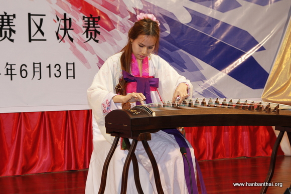 一等奖得主陈正芳古筝演奏.JPG